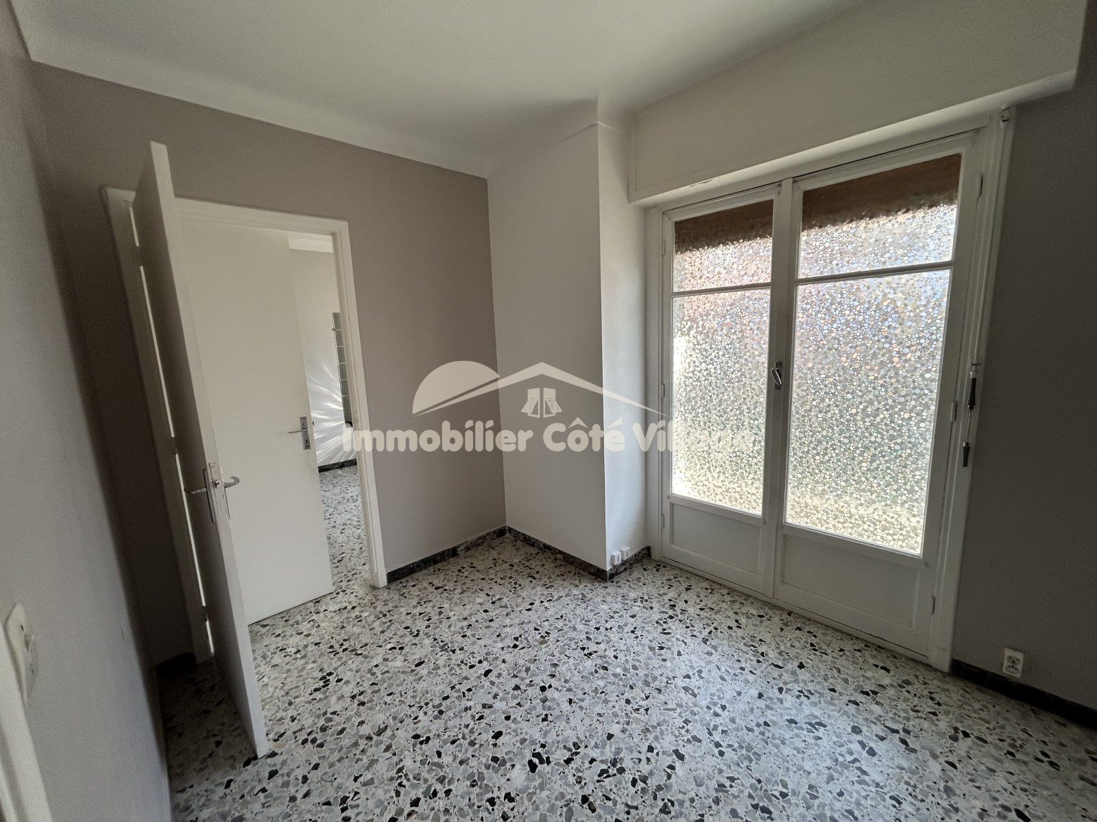 Image_, Local commercial, Contes, ref :RJVCO30001168